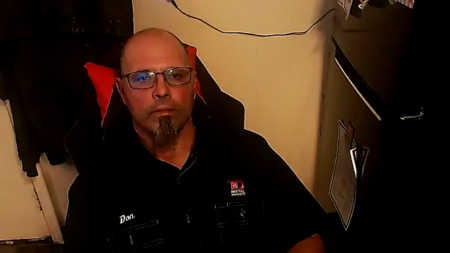 Snapshot of KrazyLegz chatting on 10/24/25, 09:03 KrazyLegz online show from 10/24/25, 09:03