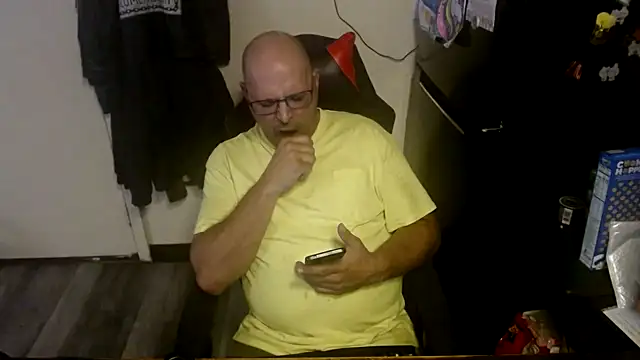 Snapshot of KrazyLegz chatting on 09/09/25, 12:32 KrazyLegz online show from 09/09/25, 12:32