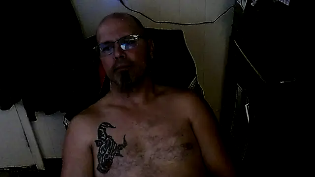 Snapshot of KrazyLegz chatting on 10/26/25, 05:35 KrazyLegz online show from 10/26/25, 05:35