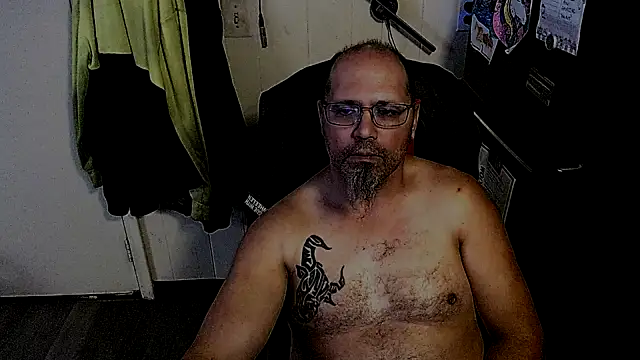 Snapshot of KrazyLegz chatting on 11/23/25, 08:08 KrazyLegz online show from 11/23/25, 08:08