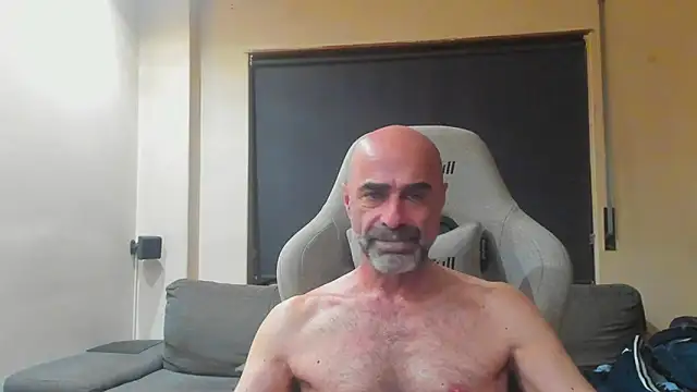 Snapshot of Bicopflirt chatting on 04/29/26, 11:22 Bicopflirt online show from 04/29/26, 11:22