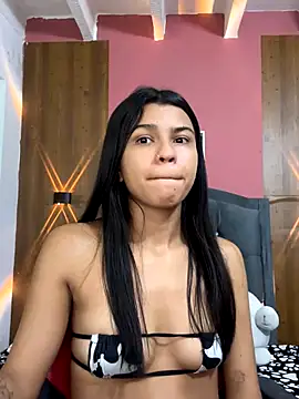 Snapshot of lyanamerry0 chatting on 10/24/25, 03:33 lyanamerry0 online show from 10/24/25, 03:33