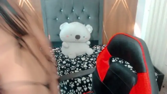 Snapshot of lyanamerry0 chatting on 10/17/25, 01:35 lyanamerry0 online show from 10/17/25, 01:35