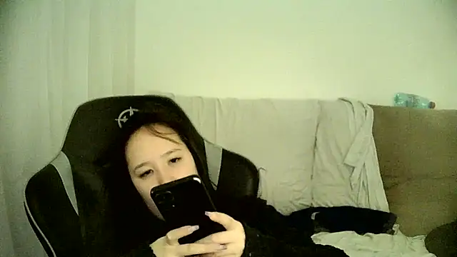 Snapshot of Japabaixinha chatting on 03/19/25, 12:48 Japabaixinha online show from 03/19/25, 12:48