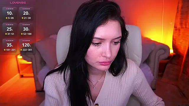 Snapshot of MilaSecrett chatting on 10/27/25, 02:18 MilaSecrett online show from 10/27/25, 02:18