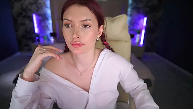 Snapshot of MilaSecrett chatting on 03/15/25, 01:29 MilaSecrett online show from 03/15/25, 01:29