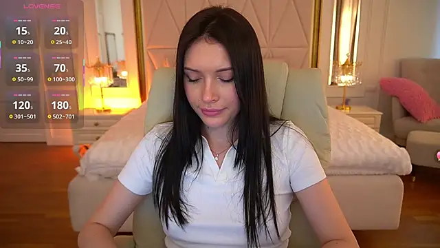 Snapshot of MilaSecrett chatting on 05/25/26, 06:34 MilaSecrett online show from 05/25/26, 06:34