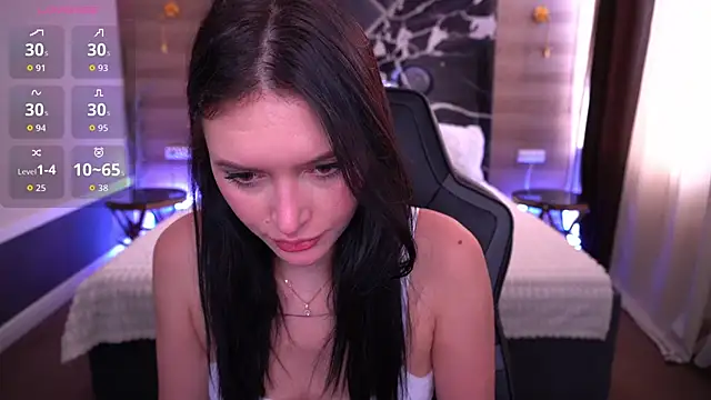 Snapshot of MilaSecrett chatting on 10/12/25, 01:01 MilaSecrett online show from 10/12/25, 01:01