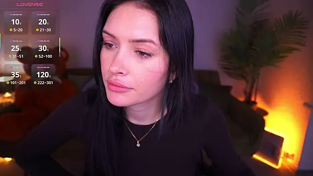 Snapshot of MilaSecrett chatting on 12/18/25, 02:21 MilaSecrett online show from 12/18/25, 02:21