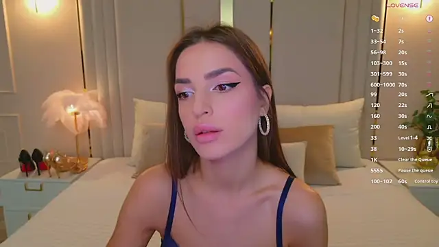 BellaHalles online show from 12/15/25, 05:24