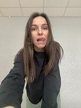 Snapshot of Jinna_milli chatting on 03/04/25, 09:29 Jinna milli online show from 03/04/25, 09:29