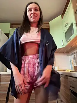 Snapshot of Jinna_milli chatting on 02/13/25, 12:32 Jinna milli online show from 02/13/25, 12:32