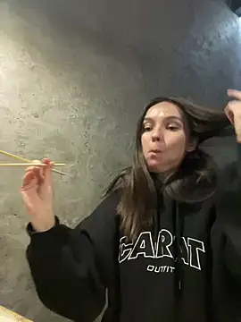 Snapshot of Jinna_milli chatting on 02/26/25, 06:37 Jinna milli online show from 02/26/25, 06:37