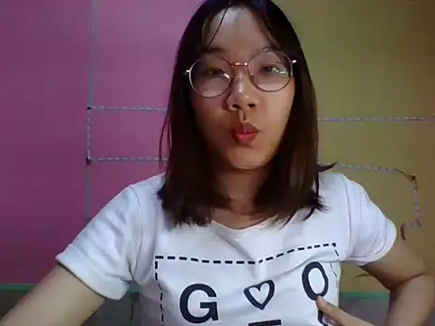 Snapshot of Nanoko chatting on 03/09/25, 10:30 Nanoko online show from 03/09/25, 10:30