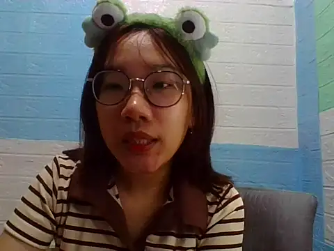 Snapshot of Nanoko chatting on 02/15/26, 05:23 Nanoko online show from 02/15/26, 05:23