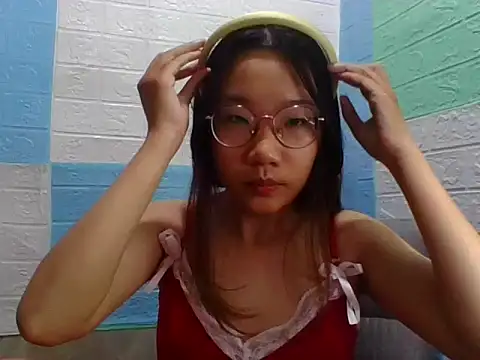 Snapshot of Nanoko chatting on 10/11/25, 08:59 Nanoko online show from 10/11/25, 08:59