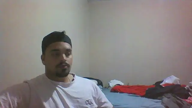 Snapshot of Xcumshot33 chatting on 10/24/25, 03:05 Xcumshot33 online show from 10/24/25, 03:05