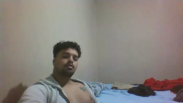 Snapshot of Xcumshot33 chatting on 09/17/25, 04:25 Xcumshot33 online show from 09/17/25, 04:25
