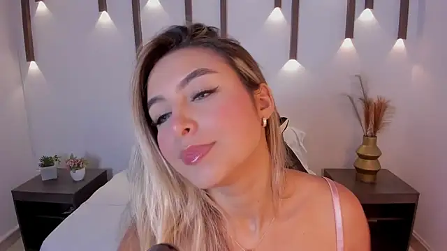 bella1207 online show from 11/13/25, 02:37