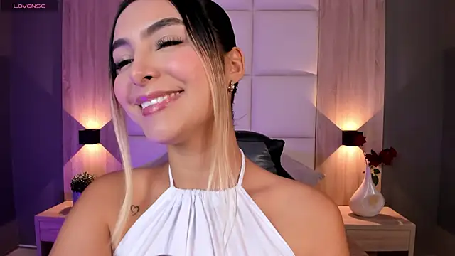 bella1207 online show from 09/30/25, 08:04