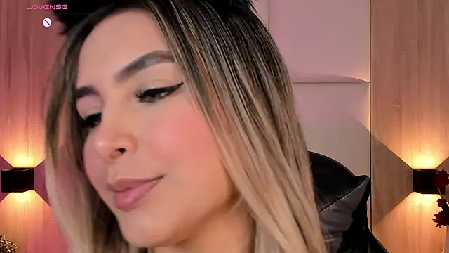 bella1207 online show from 10/21/25, 07:24