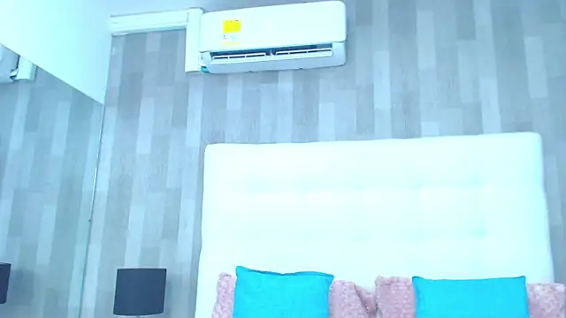 LeahMillerr online show from 12/17/25, 01:16