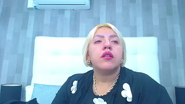 LeahMillerr online show from 05/08/26, 02:21