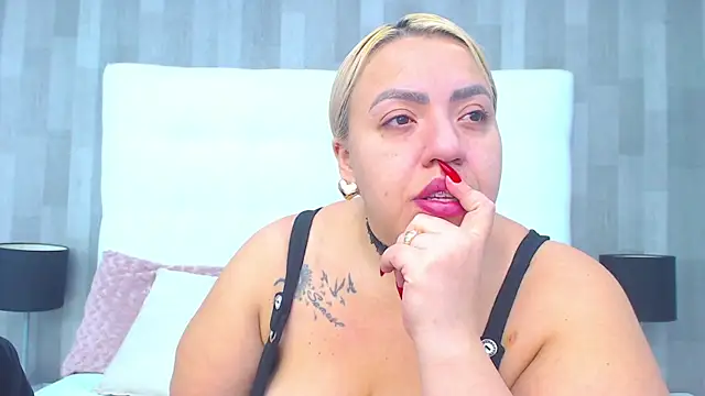 LeahMillerr online show from 03/12/26, 12:42