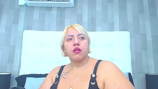 LeahMillerr online show from 05/02/26, 02:44