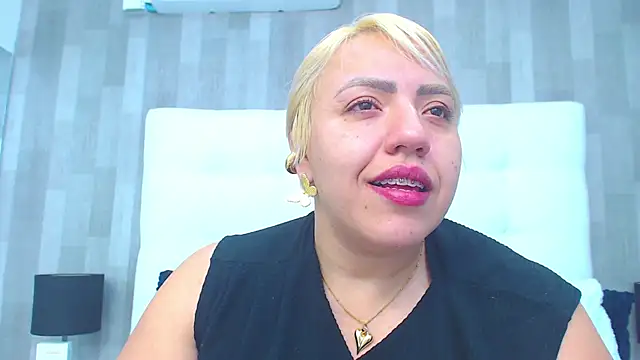 LeahMillerr online show from 12/22/25, 01:11