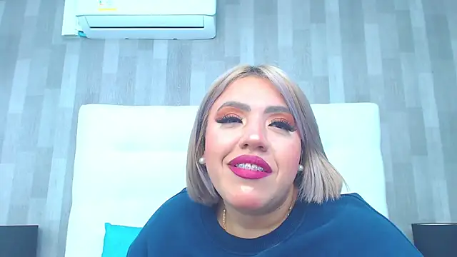 Snapshot of LeahMillerr chatting on 10/03/25, 12:50 LeahMillerr online show from 10/03/25, 12:50