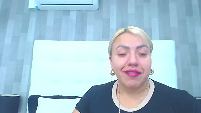 LeahMillerr online show from 03/10/26, 02:32