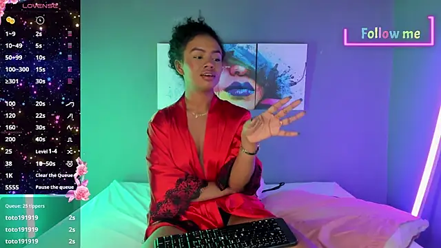 EmmaSmith06 online show from 03/18/25, 08:26