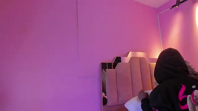 Snapshot of LoveQueen2 chatting on 01/07/26, 11:48 LoveQueen2 online show from 01/07/26, 11:48