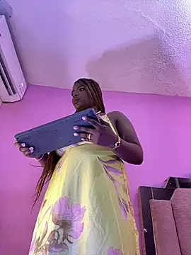 LoveQueen2 online show from 07/13/26, 12:04