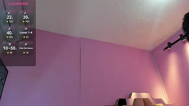 Snapshot of LoveQueen2 chatting on 12/20/25, 11:46 LoveQueen2 online show from 12/20/25, 11:46