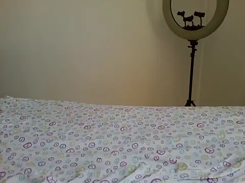 brown bebes online show from 04/04/26, 10:55