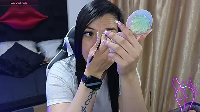 Snapshot of Majuu__ chatting on 12/05/25, 11:53 Majuu online show from 12/05/25, 11:53