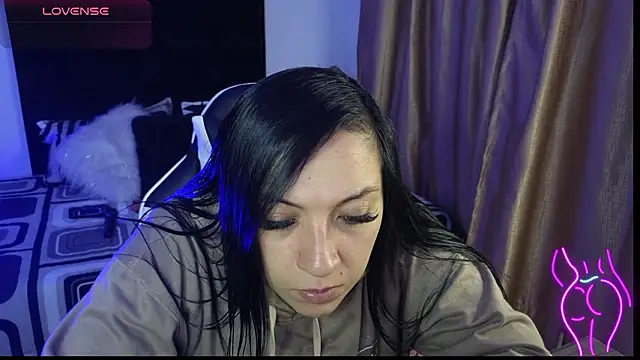 Snapshot of Majuu__ chatting on 02/14/26, 11:10 Majuu online show from 02/14/26, 11:10