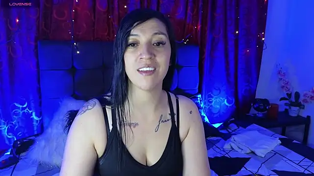 Snapshot of Majuu__ chatting on 11/04/25, 11:47 Majuu online show from 11/04/25, 11:47