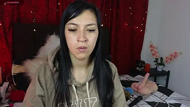 Snapshot of Majuu__ chatting on 09/27/25, 11:38 Majuu online show from 09/27/25, 11:38