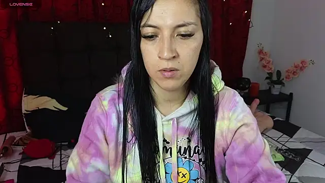 Snapshot of Majuu__ chatting on 09/24/25, 06:25 Majuu online show from 09/24/25, 06:25