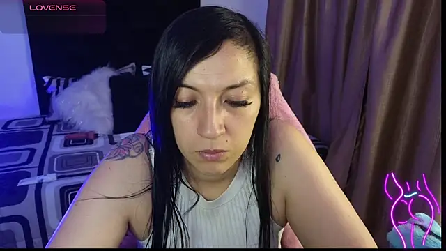 Snapshot of Majuu__ chatting on 02/25/26, 11:43 Majuu online show from 02/25/26, 11:43