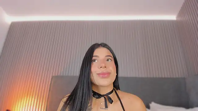 emelie 89 online show from 12/23/25, 11:09