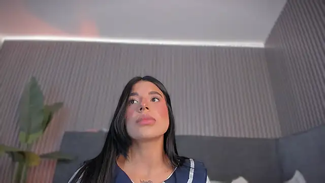 Snapshot of emelie_89 chatting on 04/29/26, 12:31 emelie 89 online show from 04/29/26, 12:31