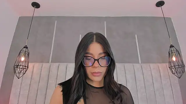 Snapshot of emelie_89 chatting on 11/23/25, 07:46 emelie 89 online show from 11/23/25, 07:46