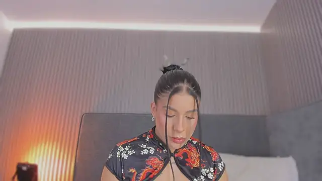 emelie 89 online show from 02/06/26, 12:45