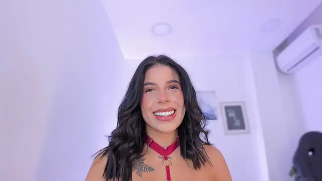 emelie 89 online show from 10/18/25, 11:45