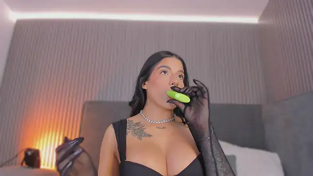 emelie 89 online show from 02/14/26, 12:49