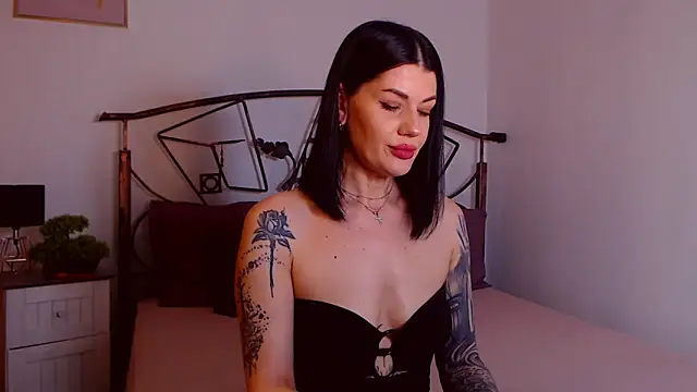 YvonneEverlee online show from 01/07/26, 08:47